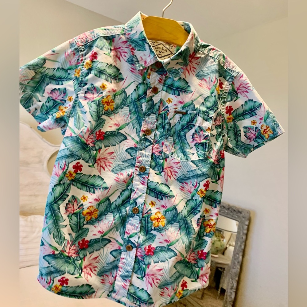 Boys Allen Solly Tropical button down - 6-7 yrs